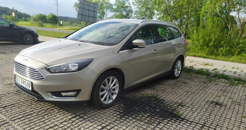 Ford Focus cena 35800 przebieg: 156800, rok produkcji 2015 z Góra małe 172